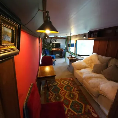 Campsite The Bus Stop *
